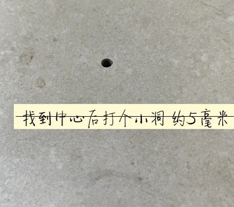 金安瓷砖空鼓维修公司专业解答在瓷砖铺贴过程中，如果砂料搅拌不均匀，将会带来以下问题